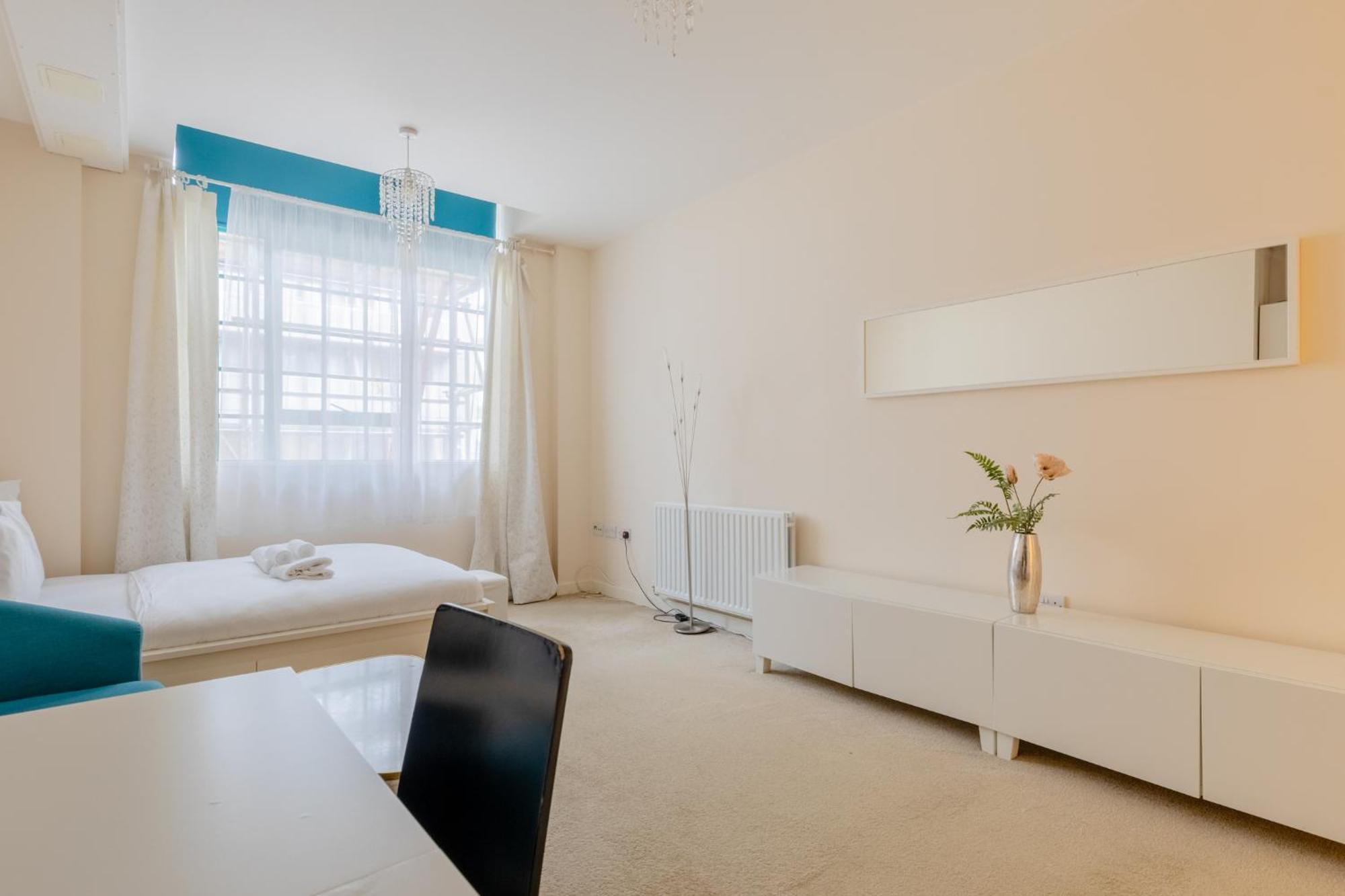 Charming 1bd Flat In A Victorian Chocolate Factory * Londra
